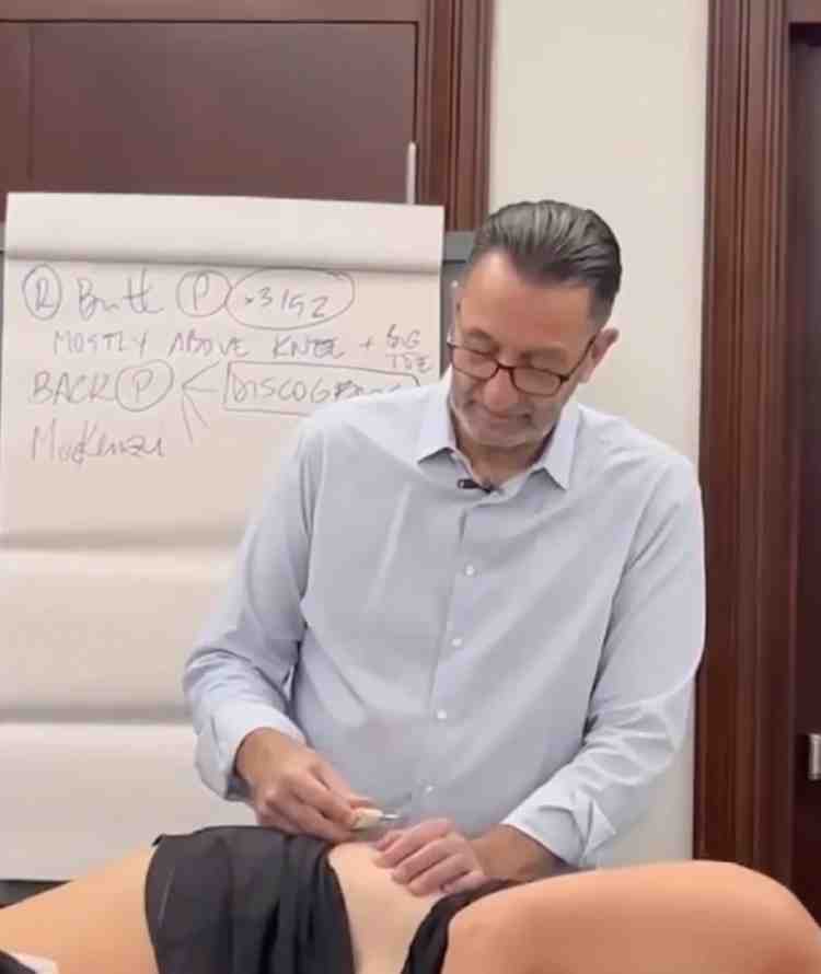  图片报：凯恩在金球典礼特别感谢的医生是针灸大师，源于中国医学